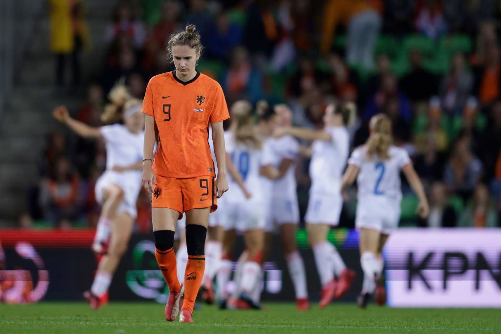 Oranje Leeuwinnen beginnen onder debuterende bondscoach met gelijkspel aan WK-kwalificatie