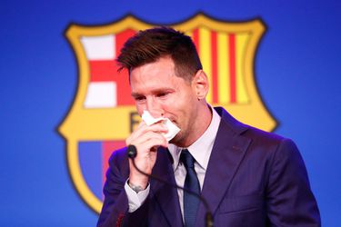 Poll: Moet Lionel Messi bij Barcelona blijven als hij echt van de club houdt?