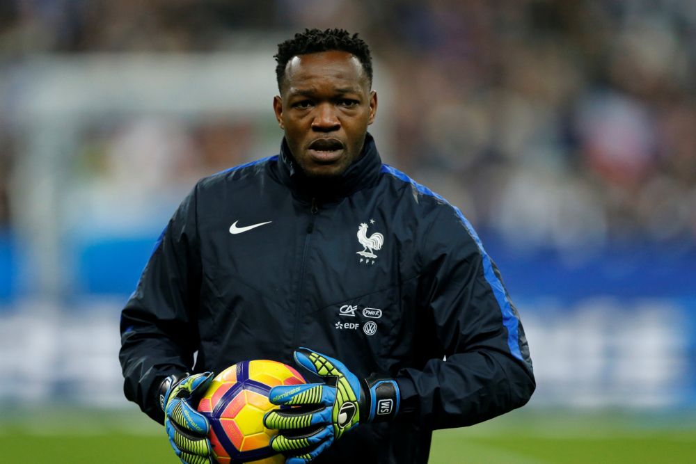 Overgang Mandanda zit muurvast: Palace wil opeens 8 miljoen