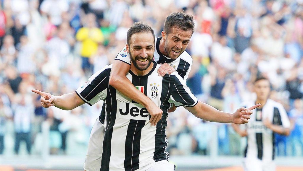 Higuain de grote man bij overwinning Juventus