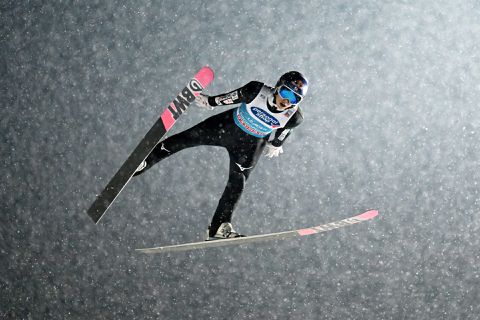 Ryoyu Kobayashi slaat zonder dagzege toe bij Vierschansentournee