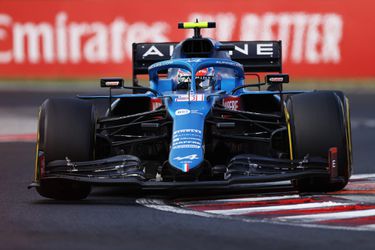 Ocon wint voor het eerst F1-race in knotsgek Hongarije, Verstappen kreeg dure tik