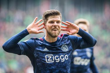 Huntelaar blijft nog een jaartje langer bij Ajax
