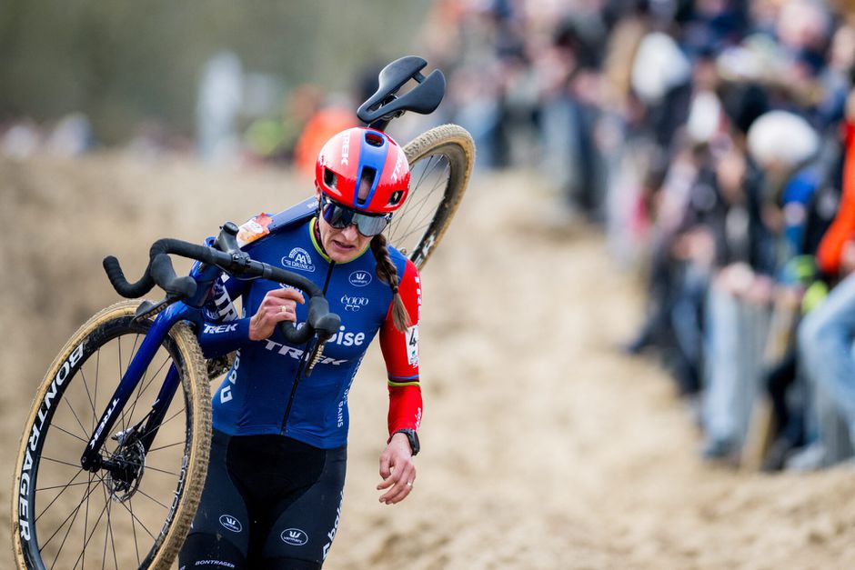 Lucinda Brand slaat NK niet over ondanks gebroken neus: 'Geen medisch risico'
