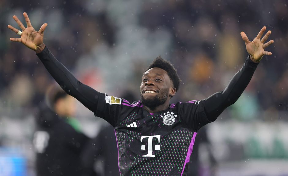 Real Madrid hoopt op superzomer: 'Club verzoekt Alphonso Davies om niet bij te tekenen'