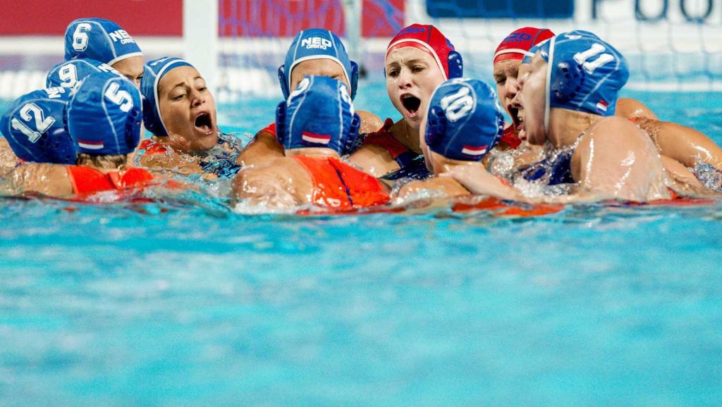 Waterpolosters na strafworpen naar WK-finale