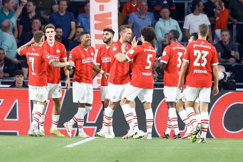 Perfecte start PSV krijgt vervolg: 18 uit 6 na simpele zege op Go Ahead