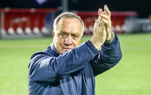 Wat voor Ajax? Dick Advocaat zegt job bij Curaçao af