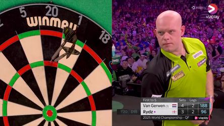 Michael van Gerwen uit z'n dak na behalen halve finale WK darts