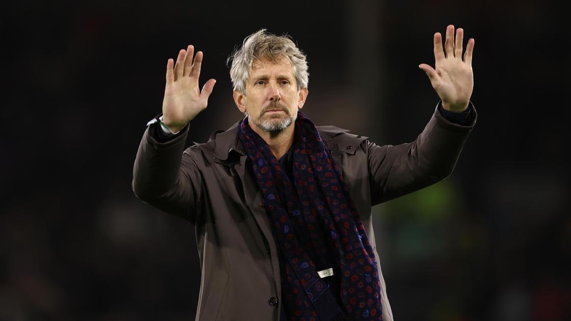 Voetbalicoon Edwin van der Sar (55) verrast met terugkeer op de amateurvelden