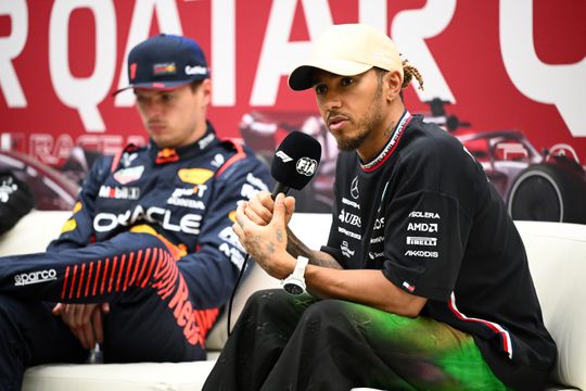 Salarissen F1: Max Verstappen verdient nog altijd minder dan Lewis Hamilton