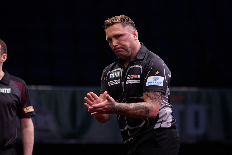 Gerwyn Price stapt tijdens Players Championship van podium af: 'De omstandigheden hier zijn triest'