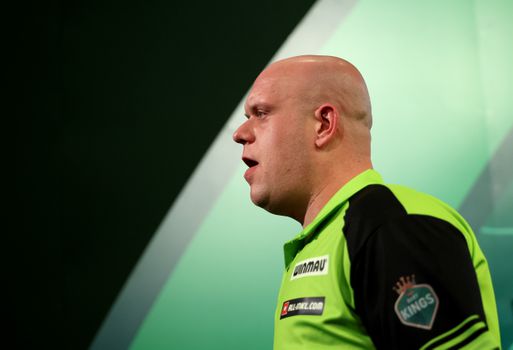 Valse start Michael van Gerwen in Premier League Darts: 'Dit mag mij gewoon niet gebeuren'