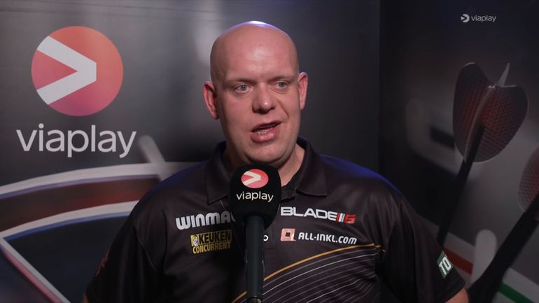 Michael van Gerwen boos op zichzelf na onverklaarbare laatste set: 'Weer onacceptabel'