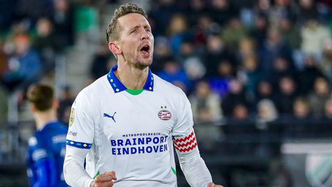 Luuk de Jong hoopt in voetsporen Johan Cruijff te treden met goal tegen Ajax