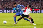 Chuba Akpom en Quinten Timber tijdens de vorige Klassieker waarbij Ajax met 0-2 won in De Kuip © Getty Images.
