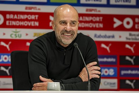 PSV-trainer Peter Bosz richt zich tot 'keurige' KNVB: 'Dat betekent dat ik door moet gaan'