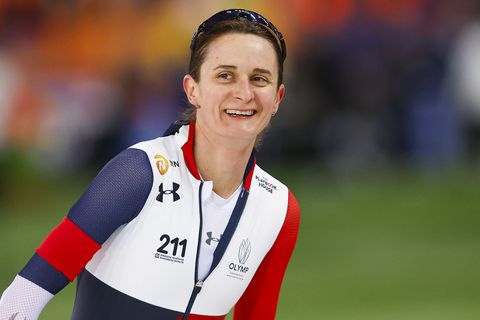 Topschaatsster Martina Sablikova poseert met vriendin op speciale plek: 'Einde van een tijdperk, de cirkel is rond'