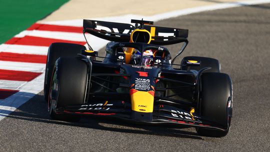 Verbetering zichtbaar bij Max Verstappen tijdens VT3 in Bahrein, Carlos Sainz de snelste