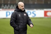 Peter Bosz bereidt zich met een gehavend PSV voor op kraker tegen Feyenoord. © ANP