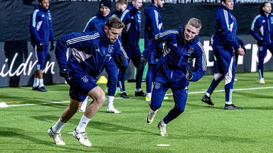 'Deze dertien spelers van Ajax wilden geen vrij en gingen zelf trainen'