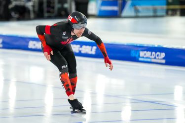 Nederlandse schaatser spreekt twijfels uit na test met nieuwe helm: 'Dat zou te veel risico zijn'