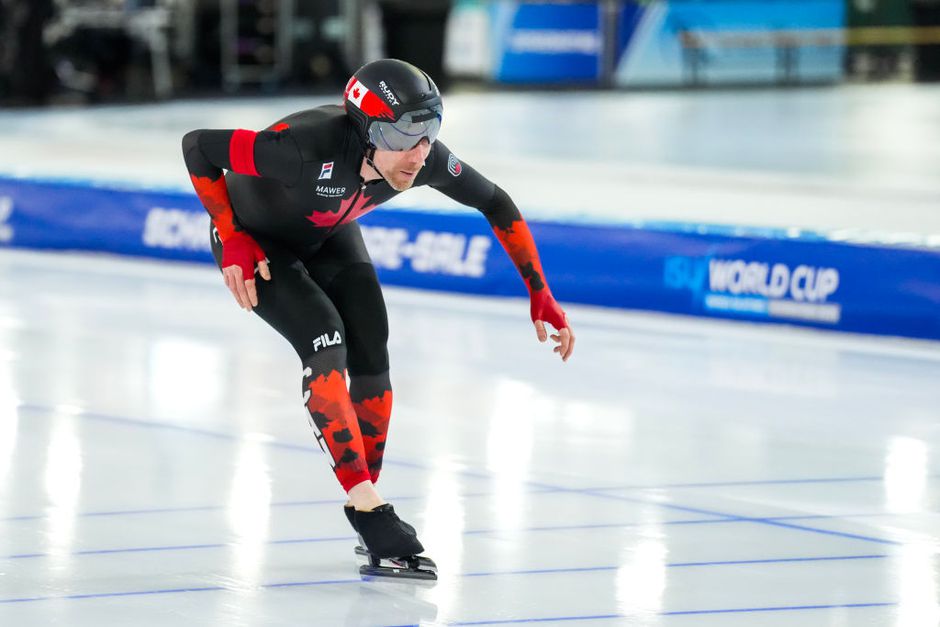 Nederlandse schaatser spreekt twijfels uit na test met nieuwe helm: 'Dat zou te veel risico zijn'