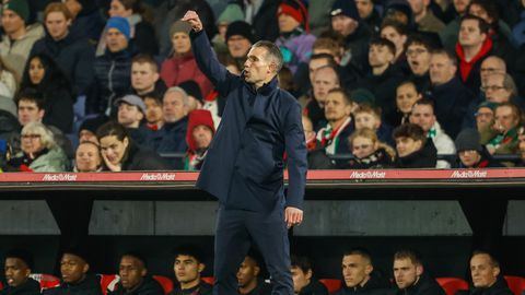 Robin van Persie ziet doelpunten Feyenoord én NEC afgekeurd worden bij teleurstellend debuut in De Kuip