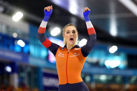Feest in Thialf: Jutta Leerdam verrast zichzelf op ideaal moment en laat fans juichen