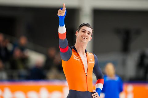 Jenning de Boo schaatst concurrentie kapot op 1000 meter en wint tweede titel in Thialf