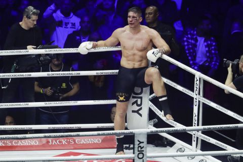 Kickboksicoon heeft weinig vertrouwen in Rico Verhoeven tegen Oleksandr Usyk: 'Hij verdient het, maar kan niet winnen'