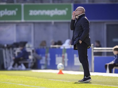 Zorgen zijn groot bij Ajax, spelers negeren schreeuwende trainer Fred Grim: 'Dat heb ik zeker aangegeven'