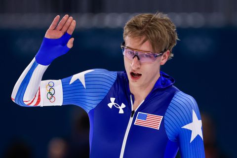 Schaatsfenomeen Jordan Stolz over 'veranderd' leven na de Winterspelen: 'Veel mensen trekken aan me'