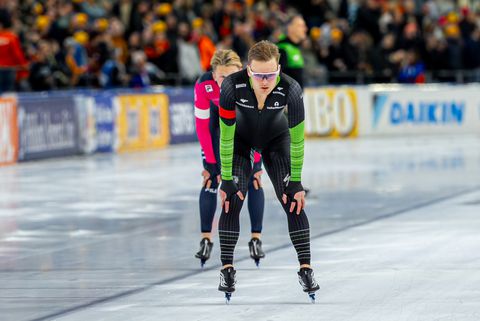 Live NK sprint | Zinderende ontknoping bij de mannen, vier kanshebbers op laatste afstand