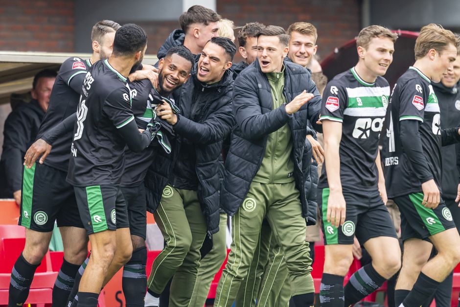 FC Groningen wint inhaalduel van FC Emmen en mag zich periodekampioen noemen