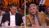 Wilfred Genee nam Johan Derksen live bij Vandaag Inside in de maling. ©Talpa, beeldbewerking Sportnieuws.nl.