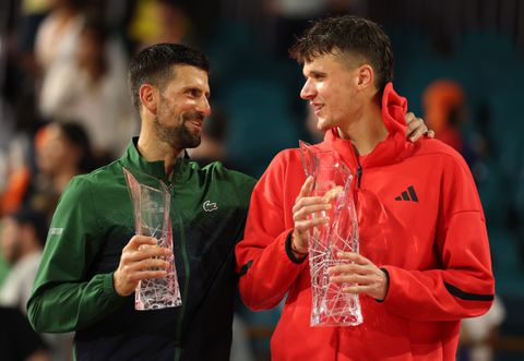 Tennistalent (19) vol lof over idool Novak Djokovic na zege: 'Door jou sta ik hier'