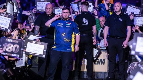 'Daar hebben ze mazzel mee gehad': Luke Littler al op 16-jarige leeftijd van levensbelang voor het darts