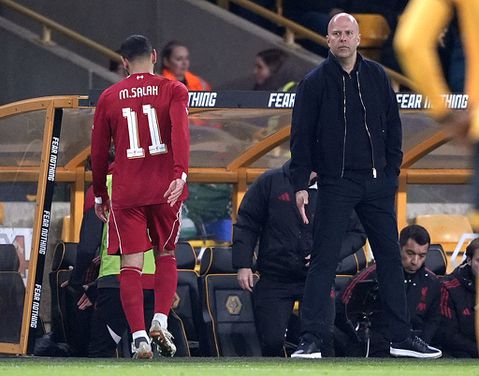 Arne Slot lovend over vertrekkende Mohamed Salah na eerdere ruzie: 'Die honger stopt nooit'