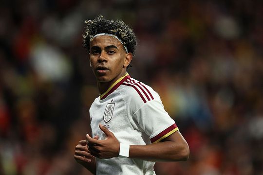 Spaans wonderkind Lamine Yamal (18) hekelt eigen fans na 'respectloze' spreekkoren: 'Jullie zijn onwetend'