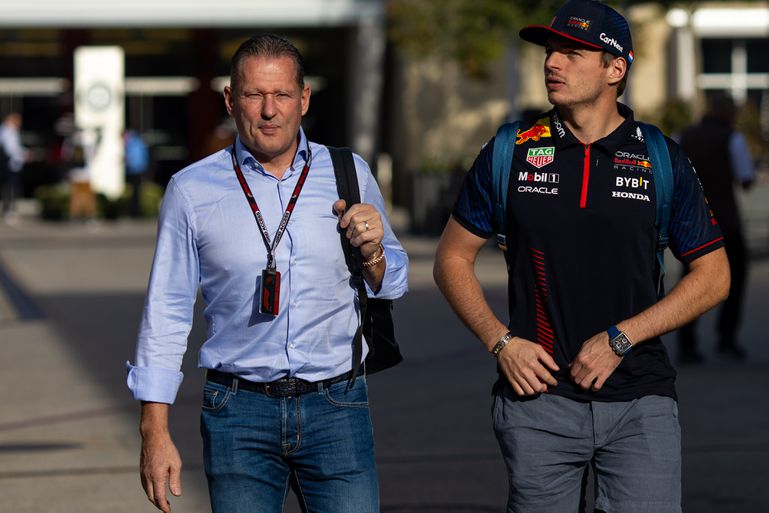 Jos Verstappen luidt noodklok over situatie Max bij Red Bull: 'Team dreigt uiteen te vallen'