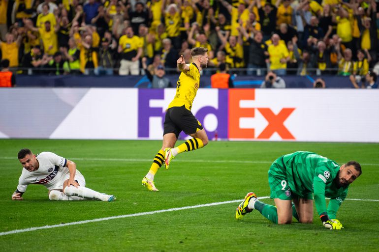 PSG en Kylian Mbappé dicht bij uitschakeling in Champions League na stunt Borussia Dortmund