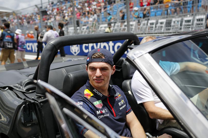 'Goede herinneringen op dit circuit': Max Verstappen racet in Miami met speciale 'Amerikaanse helm'