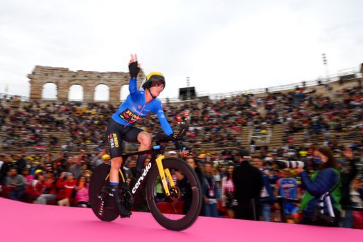 Giro d'Italia denkt aan Koen Bouwman als blauwe trui-winnaar, terwijl Visma | Lease a Bike hem thuislaat
