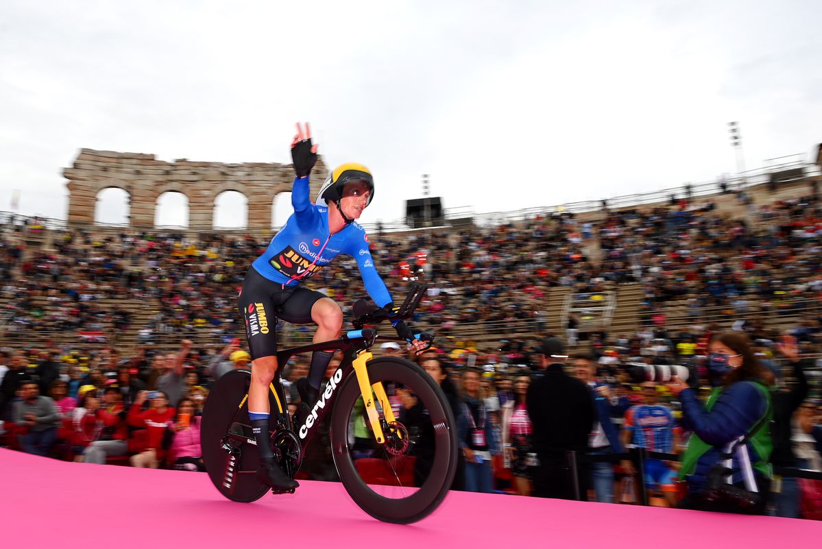 Giro d'Italia denkt aan Koen Bouwman als blauwe trui-winnaar, terwijl Visma | Lease a Bike hem thuislaat