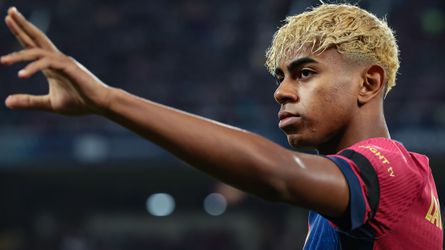Dit is het 'bescheiden' salaris van FC Barcelona-ster Lamine Yamal (17): 'Niet geëist om best betaalde speler te zijn'