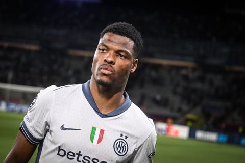 Denzel Dumfries zet oud-topspeler na heldenrol bij Internazionale te kakken: 'Ik maakte maar een grapje, vriend'