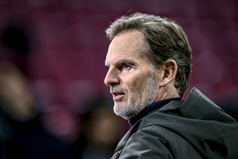 Frenkie de Jong maakt indruk op Ronald de Boer met Champions League-optreden: 'Ik vind hem beter dan ooit'
