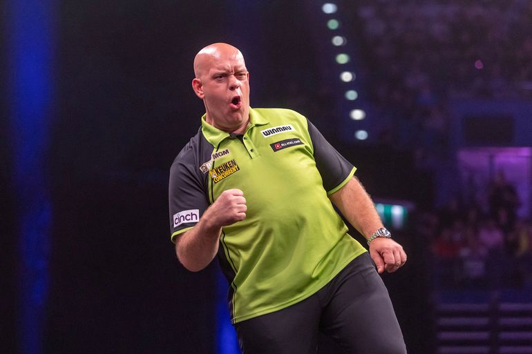 Michael van Gerwen grijpt laatste strohalm in jacht op play-offs Premier League Darts