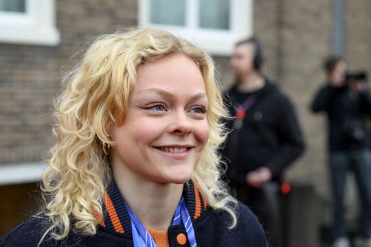 Shorttrackkampioene Xandra Velzeboer showt bijzonder kledingstuk: 'Leuk feitje'